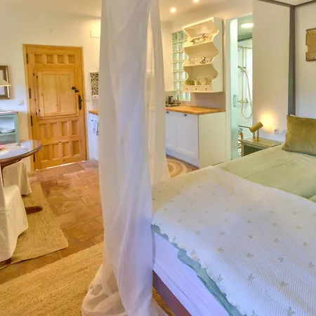 Cortijo El Pino Retreat Frühstückspension Albuñuelas