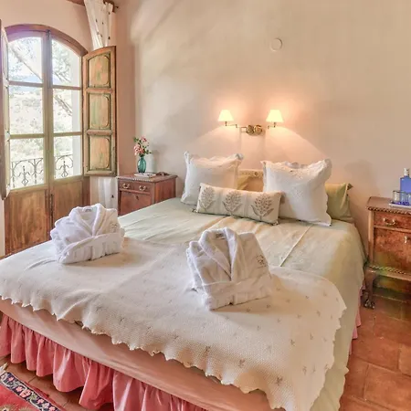 Cortijo El Pino Bed and breakfast 4*